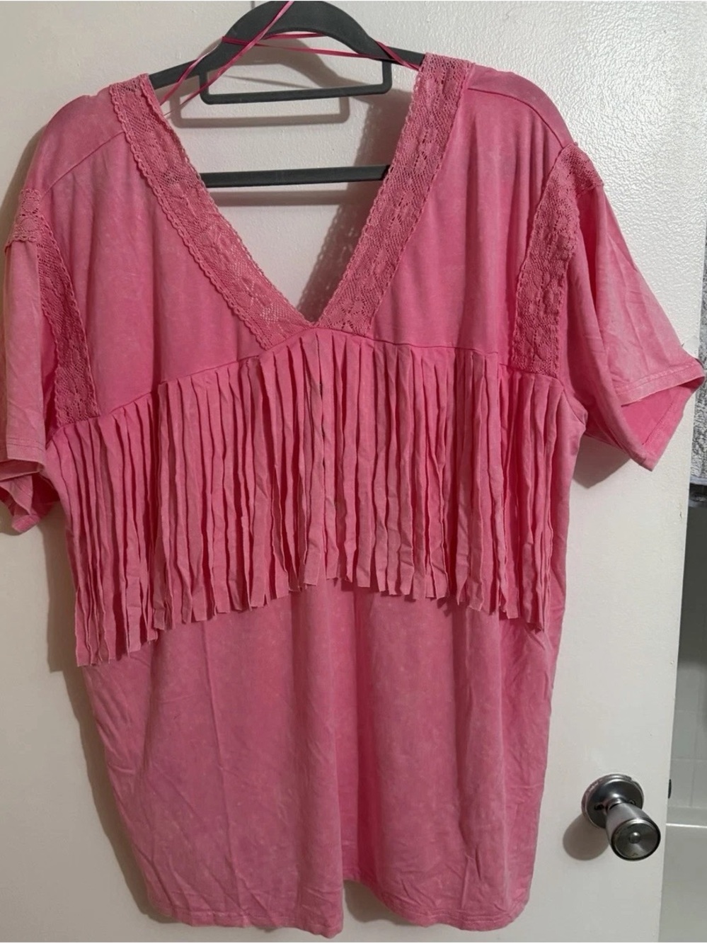 Blue Velvet Pink women’s Medium V-Neck Fringe Short Sleeve Top